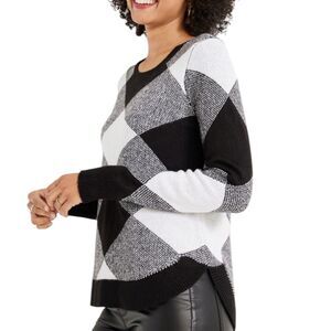 Maurices XXL Women’s Round Neck Long Sleeve Sweater Black White Plaid Round Hem